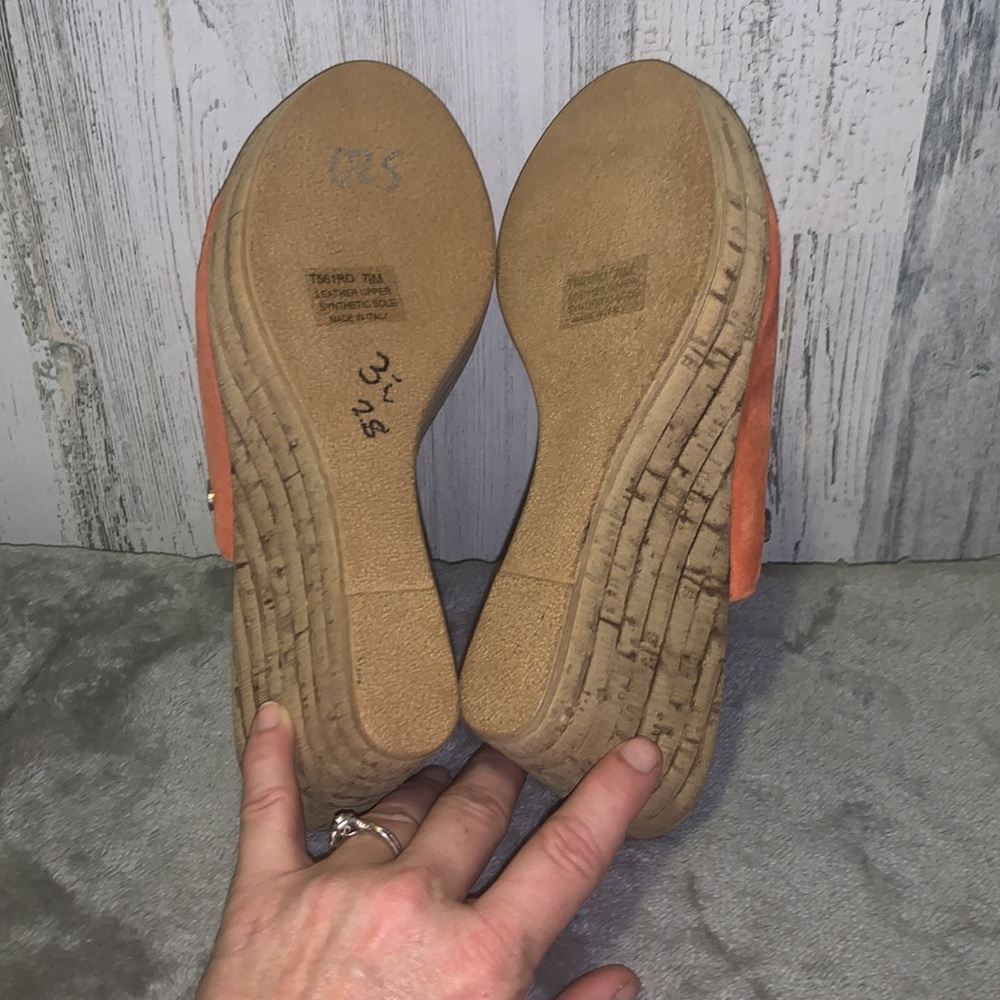 1020 A. Giannetti Leather Wedge Sandals - Picture 6 of 8